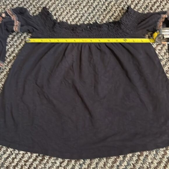 American Eagle Outfitters Grey Floral Embroidered Top Blouse Off Shoulder XS S - Picture 7 of 11